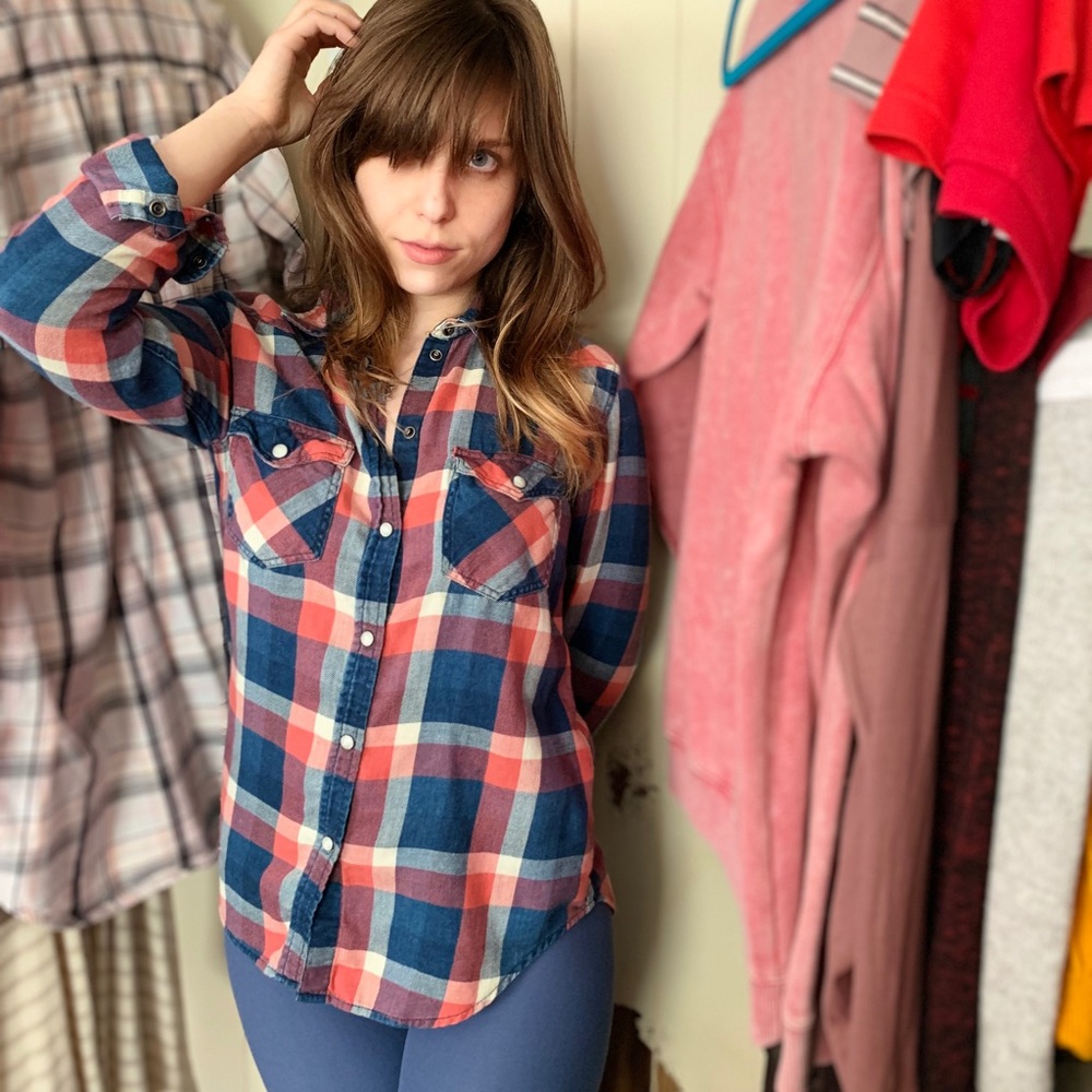 American Eagle Out. Blue Orange Plaid Long Sleeve